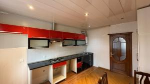 Бакы, старое здание 3 комната, продажа, 110 м²  , Низами рајону, 8-ҹи километр