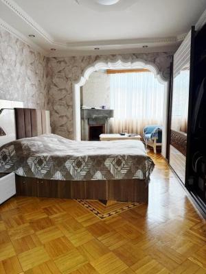 Бакы, старое здание 4 комната, продажа, 110 м²  , Бинәгәди рајону, 8-ҹи микрорајон