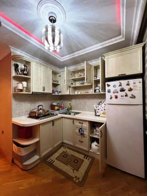 Бакы, старое здание 4 комната, продажа, 110 м²  , Низами рајону, 8-ҹи километр