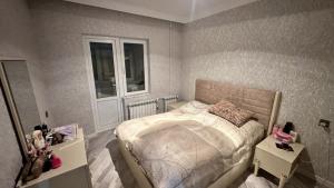 Бакы, старое здание 5 комната, продажа, 120 м²  , Сураханы рајону, Јени Ҝүнәшли гәс.