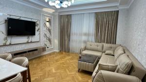 Бакы, новостройка 2 комната, арендовать, 95 м²  , Хәтаи рајону, Ағ шәһәр