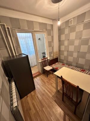 Бакы, старое здание 1 комната, продажа, 45 м²  , Сураханы рајону, Јени Ҝүнәшли гәс.
