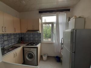 Бакы, старое здание 3 комната, арендовать, 60 м²  , Нәсими рајону, 4-ҹү микрорајон