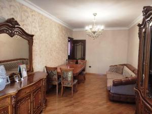 Бакы, старое здание 3 комната, продажа, 90 м²  , Бинәгәди рајону, 8-ҹи микрорајон