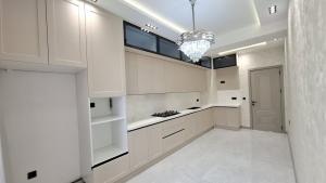 Бакы, новостройка 3 комната, продажа, 130 м²  , Јасамал рајону, Јасамал гәс.