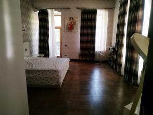 Бакы, старое здание 2 комната, арендовать, 65 м²  , Сәбаил рајону