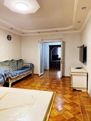 Бакы, старое здание 4 комната, продажа, 110 м²  , Бинәгәди рајону, 8-ҹи микрорајон