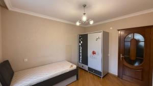 Бакы, старое здание 3 комната, продажа, 110 м²  , Низами рајону, 8-ҹи километр