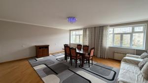 Бакы, старое здание 3 комната, продажа, 110 м²  , Низами рајону, 8-ҹи километр