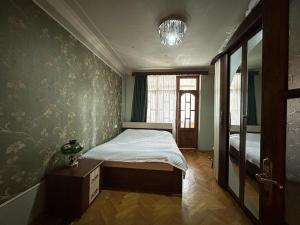 Бакы, старое здание 3 комната, продажа, 60 м²  , Сабунчу рајону, Бакыханов гәс.