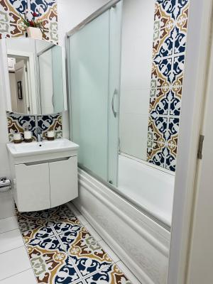 Бакы, новостройка 2 комната, посуточная аренда, 100 м²  , Хәтаи рајону, Ағ шәһәр