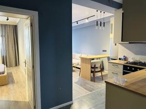 Бакы, новостройка 2 комната, посуточная аренда, 70 м²  , Хәтаи рајону, Ағ шәһәр