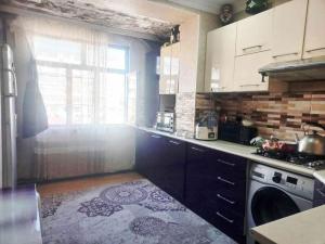 Бакы, старое здание 4 комната, продажа, 105 м²  , Бинәгәди рајону, 8-ҹи микрорајон