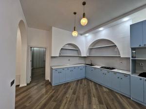 Бакы, садовый домик 5 комната, продажа, 210 м² , 2.5 сот , Хәзәр рајону, Бузовна