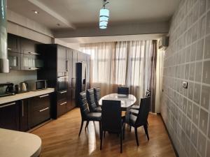 Бакы, новостройка 3 комната, арендовать, 170 м²  , Нәсими рајону