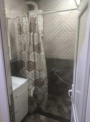 Бакы, старое здание 2 комната, арендовать, 50 м²  , Нәсими рајону, 5-ҹи микрорајон