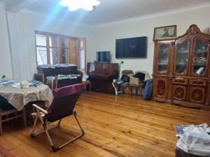 Бакы, старое здание 5 комната, продажа, 125 м²  , Бинәгәди рајону, 8-ҹи микрорајон