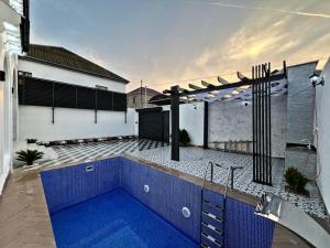 Бакы, садовый домик 4 комната, продажа, 140 м² , 2.5 сот , Хәзәр рајону, Бузовна