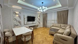 Бакы, новостройка 2 комната, арендовать, 95 м²  , Хәтаи рајону, Ағ шәһәр