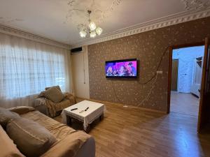Бакы, старое здание 5 комната, арендовать, 135 м²  , Нәриманов рајону, Бөјүкшор гәс.