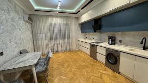 Бакы, новостройка 2 комната, арендовать, 95 м²  , Хәтаи рајону, Ағ шәһәр