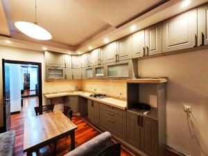 Бакы, новостройка 3 комната, продажа, 119 м²  , Низами рајону, 8-ҹи километр