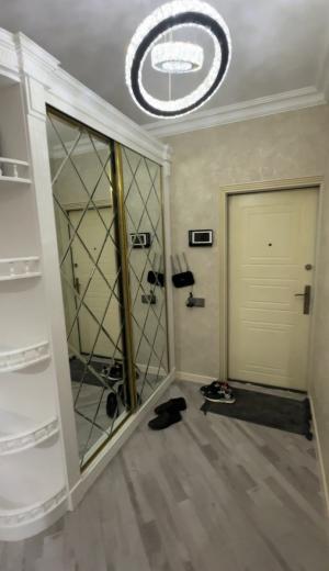 Бакы, старое здание 5 комната, продажа, 120 м²  , Сураханы рајону, Јени Ҝүнәшли гәс.