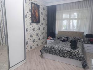 Бакы, старое здание 3 комната, продажа, 100 м²  , Бинәгәди рајону, 8-ҹи микрорајон