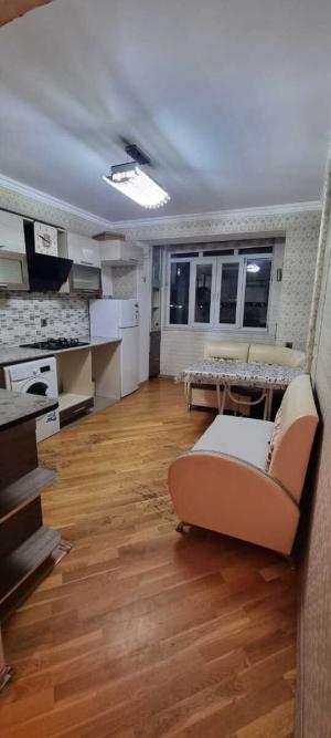 Бакы, старое здание 2 комната, арендовать, 51 м²  , Сураханы рајону, Јени Ҝүнәшли гәс.