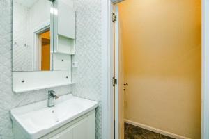 Бакы, новостройка 2 комната, посуточная аренда, 80 м²  , Нәсими рајону