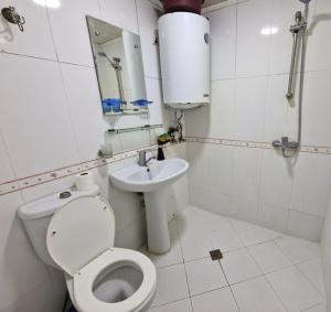 Бакы, старое здание 2 комната, посуточная аренда, 47 м²  , Нәриманов рајону