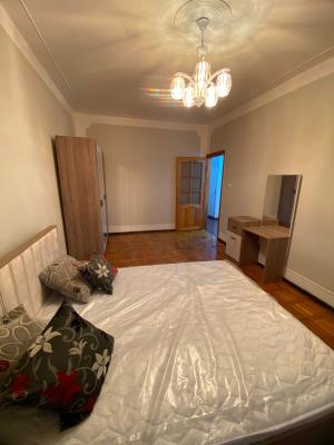 Бакы, старое здание 4 комната, арендовать, 100 м²  , Јасамал рајону, Јасамал гәс.