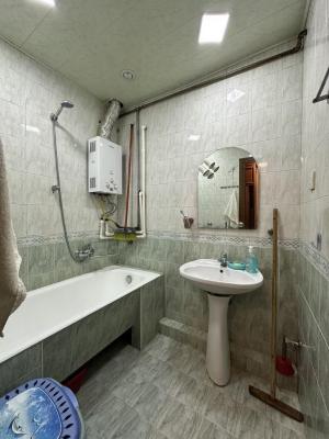 Бакы, старое здание 3 комната, продажа, 60 м²  , Сабунчу рајону, Бакыханов гәс.