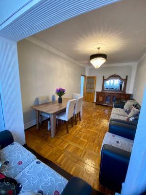 Бакы, старое здание 4 комната, арендовать, 100 м²  , Јасамал рајону, Јасамал гәс.