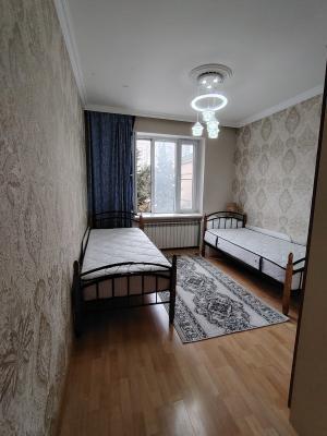 Бакы, старое здание 3 комната, арендовать, 80 м²  , Јасамал рајону