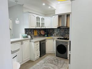 Бакы, новостройка 2 комната, посуточная аренда, 100 м²  , Хәтаи рајону, Ағ шәһәр