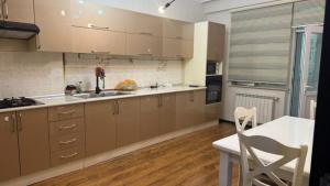 Бакы, новостройка 2 комната, арендовать, 90 м²  , Јасамал рајону, Јени Јасамал гәс.