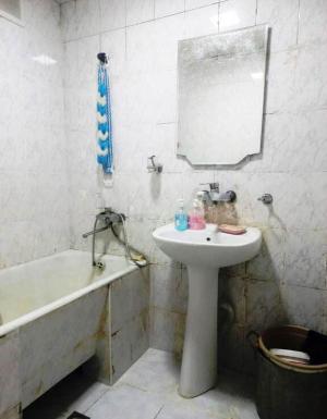 Бакы, старое здание 4 комната, продажа, 105 м²  , Бинәгәди рајону, 8-ҹи микрорајон