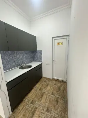 Бакы, офис 6 комната, арендовать, 165 м²  , Јасамал рајону