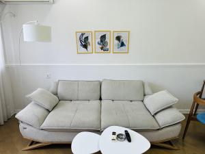 Бакы, новостройка 2 комната, посуточная аренда, 100 м²  , Хәтаи рајону, Ағ шәһәр