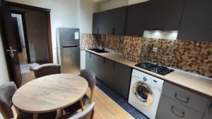 Бакы, новостройка 4 комната, арендовать, 125 м²  , Јасамал рајону, Јасамал гәс.