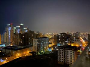 Бакы, новостройка 2 комната, посуточная аренда, 79 м²  , Јасамал рајону