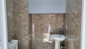 Бакы, объект 1 комната, продажа, 100 м²  , Хәтаи рајону, Ағ шәһәр