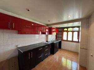 Бакы, старое здание 3 комната, продажа, 85 м²  , Низами рајону, 8-ҹи километр