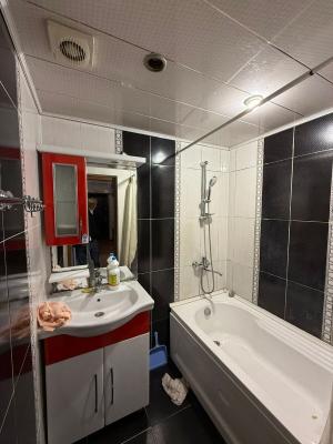 Бакы, старое здание 3 комната, продажа, 110 м²  , Низами рајону, 8-ҹи километр