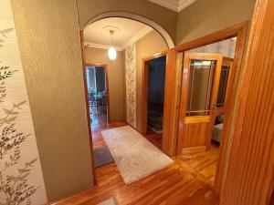 Бакы, старое здание 4 комната, продажа, 100 м²  , Сабунчу рајону, Бакыханов гәс.