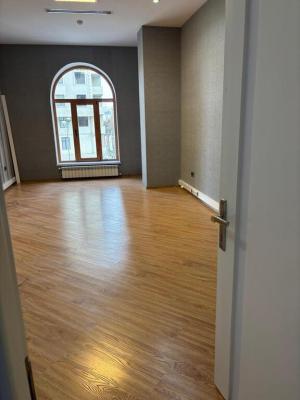 Бакы, офис 4 комната, арендовать, 201.9 м²  , Нәсими рајону
