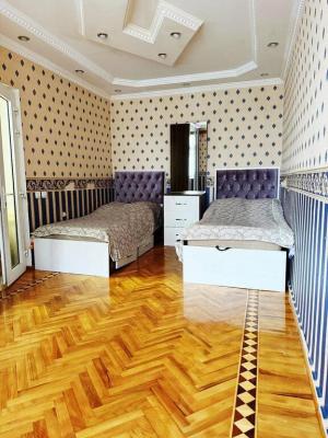 Бакы, старое здание 4 комната, продажа, 110 м²  , Бинәгәди рајону, 8-ҹи микрорајон