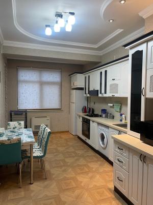 Бакы, новостройка 2 комната, арендовать, 100 м²  , Јасамал рајону