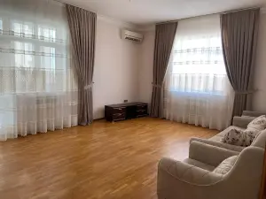 Бакы, новостройка 3 комната, арендовать, 130 м²  , Јасамал рајону